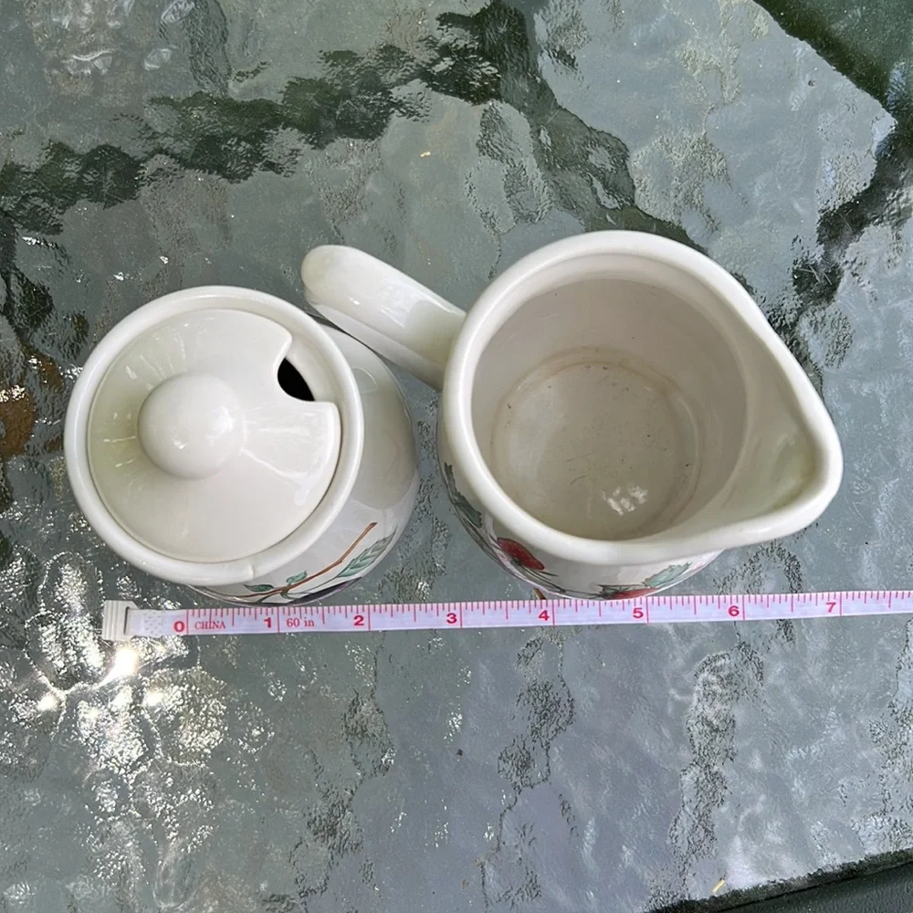 N/A white ceramic